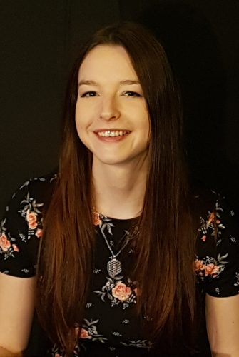 Laura Weber – Laura Weber ist Aufnahmebeauftragte für den Bereich "Wohnen".